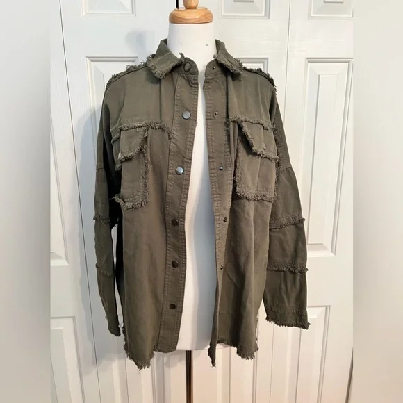 NWT Elan Dawn All You Need Is Love Distressed Jacket/Shacket Olive Green Medium - Picture 8 of 10